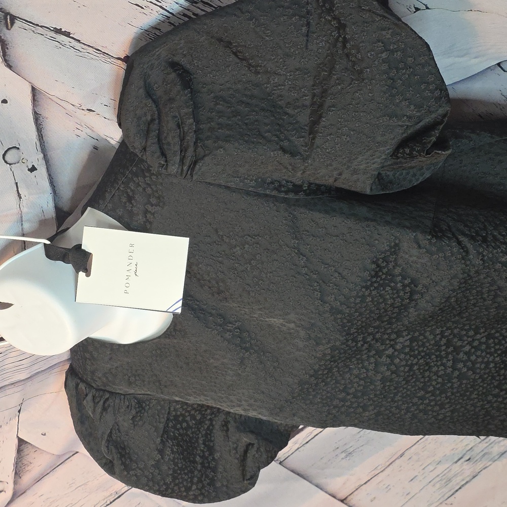 Pomander Place Textured Black Jaquard Layla Puff Sleeve Blouse In Medium - Picture 5 of 10